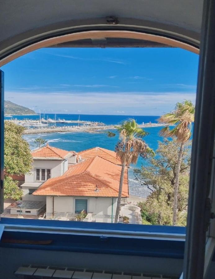 The Shell - New Interior Look But Same Old Charme 200Mt From The Sea With Garden And Parking Nearby Apartment Imperia Luaran gambar